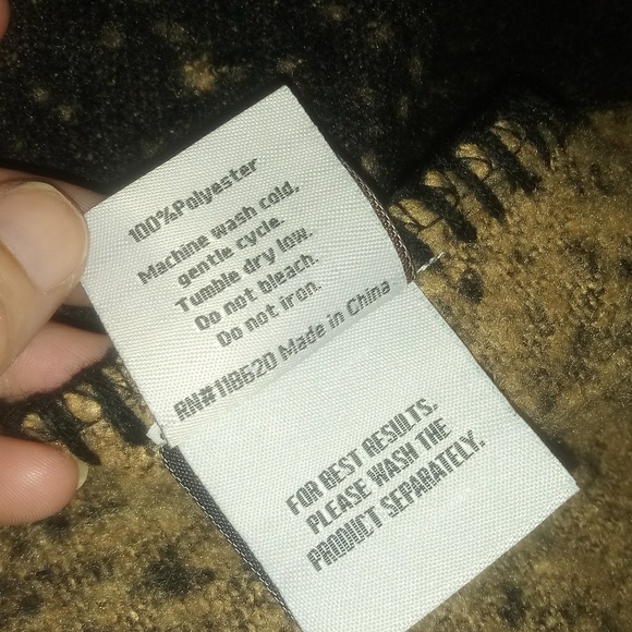 Concierge Collection Ombre Wrap - Picture 6 of 6